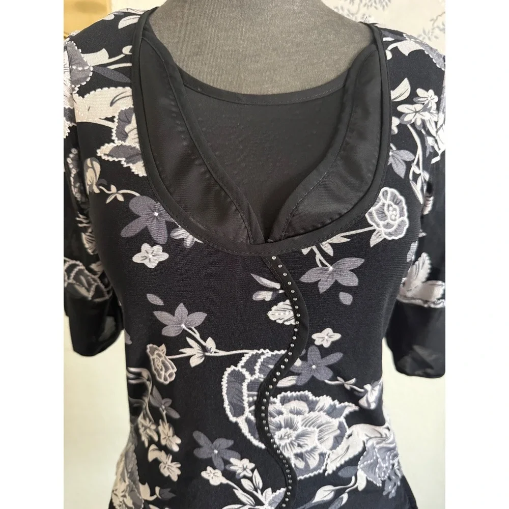 Simply Irresistible Petite Floral Rhinestone Layered V-Neck‎ Top Black White PS - Picture 2 of 7